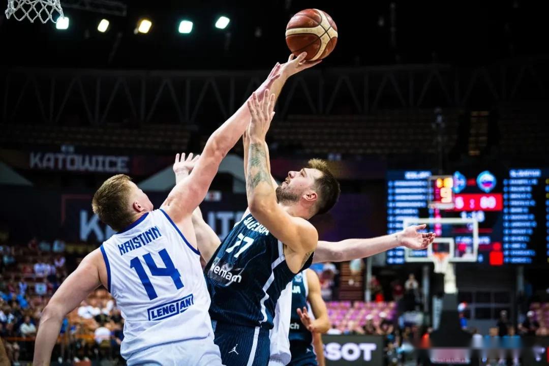 NBA榜眼报销！字母哥膝盖受伤！东契奇终于晋级16强 (http://www.busunion.cn/) 体育 第7张