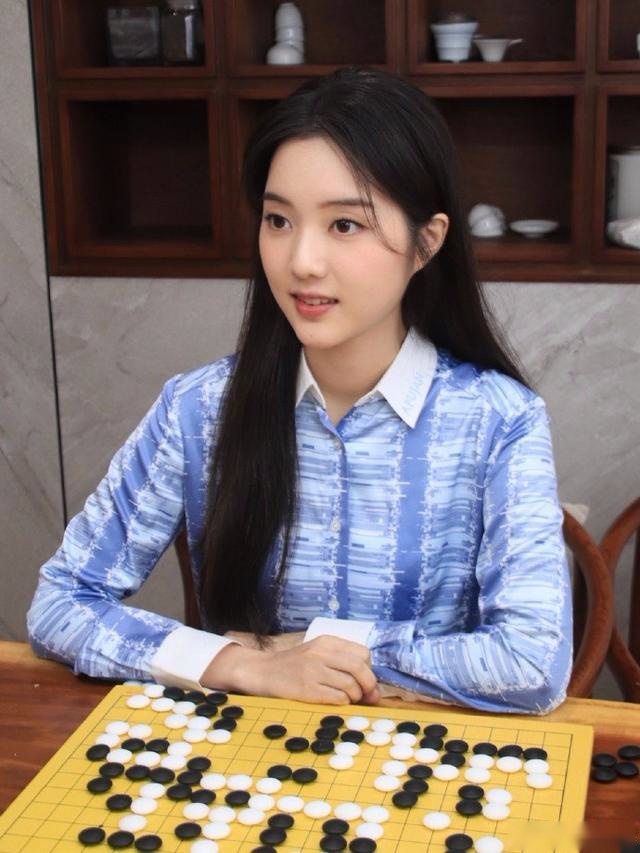 “围棋甜心”俞俐均：围棋收入不稳定，晚上要做游戏主播赚钱 (https://www.olegood.com/) 体育 第3张