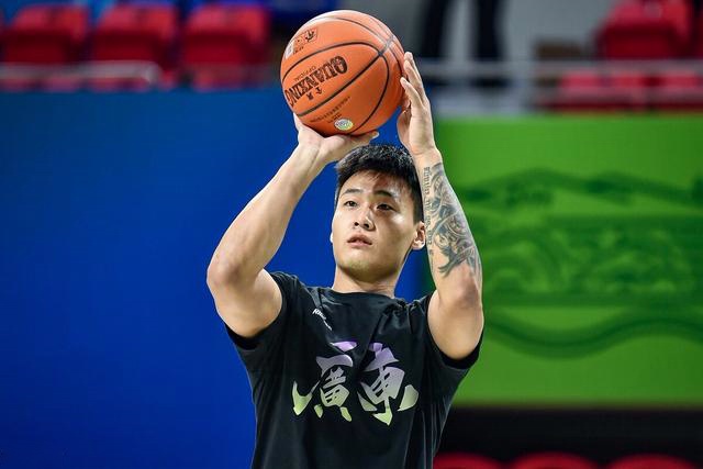 CBA-杨鸣疑获最佳，郭艾伦励志，杜峰留有后手，李春江专挑广厦