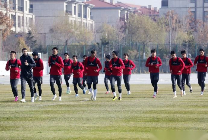 苏亚雷斯训练前讲话:降级责任在我,顺境和逆境我们都要接受 苏亚雷斯训练前讲话:降级责任在我,顺境和逆境我们都要接受