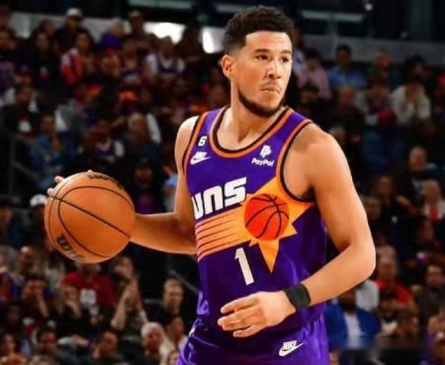 布克狂砍40分率领太阳逆转取胜