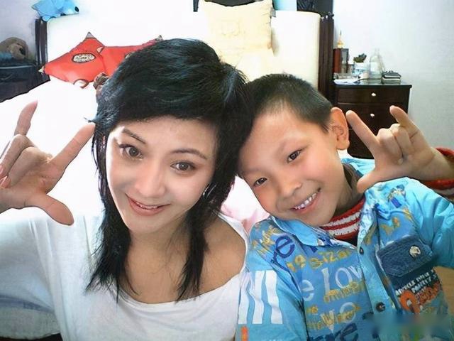 导致那英分手，为男足名宿高峰生下儿子，女星纳文得到多少补偿？