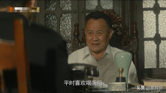 隐秘而伟大：段局长送茶叶，夏继成吃鸡，钟百鸣吃糖，好深的寓意