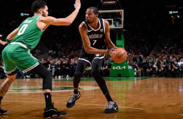 湖人交易的筹码！名宿谈詹姆斯错失目标，高管提到威少的未来