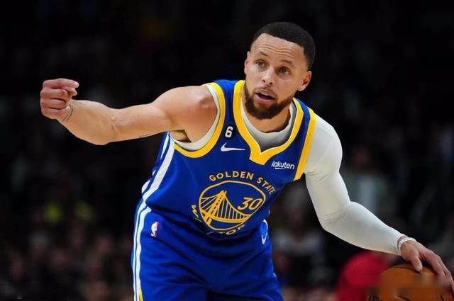 从雄鹿到勇士的宿命交锋字母哥与库里的无声对话诠释时代变迁