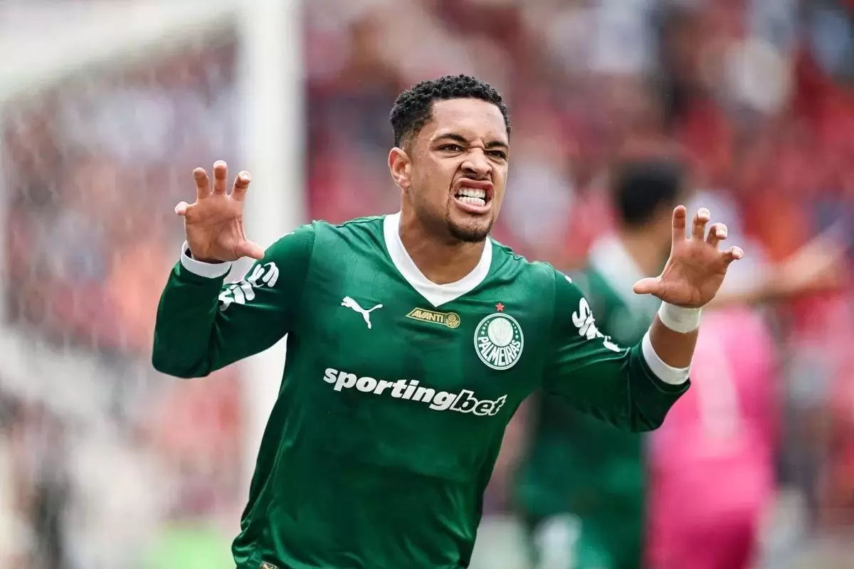 罗克经纪人:我们预计会收到一份来自英超球队的5000万欧元报价 罗克经纪人:我们预计会收到一份来自英超球队的5000万欧元报价