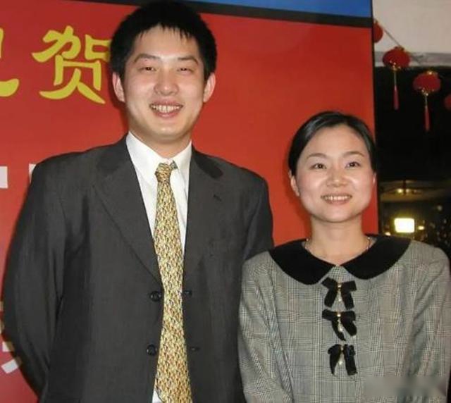 不顾母亲反对，娶了离婚还大自己8岁的师姑，常昊张璇现状如何？