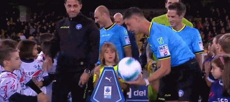 半场:莱切0-0那不勒斯,奥利韦拉射门被挡,两队总计1射正 半场:莱切0-0那不勒斯,奥利韦拉射门被挡,两队总计1射正