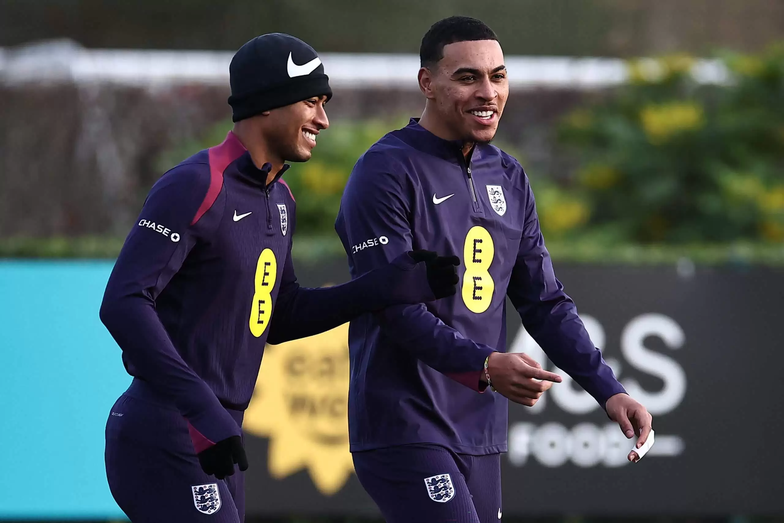 DO:对阵塞尔维亚摩根-罗杰斯将继续首发担任10号位,贝林替补 DO:对阵塞尔维亚摩根-罗杰斯将继续首发担任10号位,贝林替补