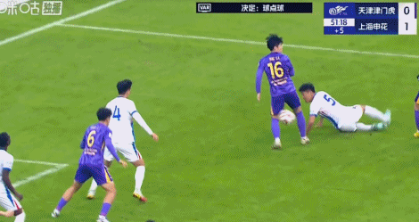 第45+8分钟，王献钧手球送点，吴曦一蹴而就，申花客场2-0领先津门虎>>