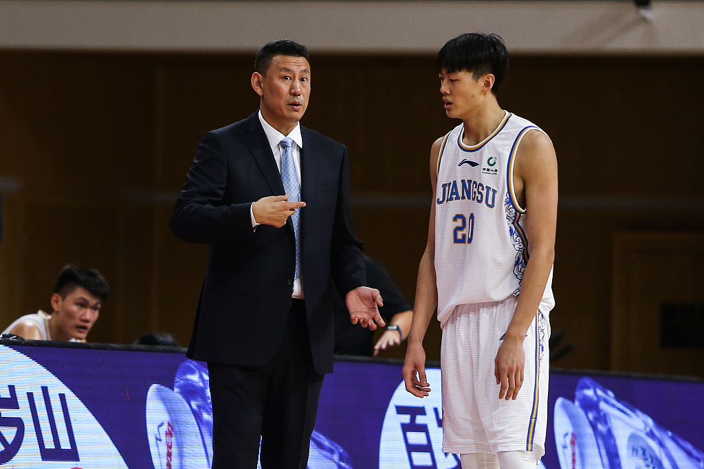 李楠CBA执教首秀无缘开门红 赛季依始应战已至