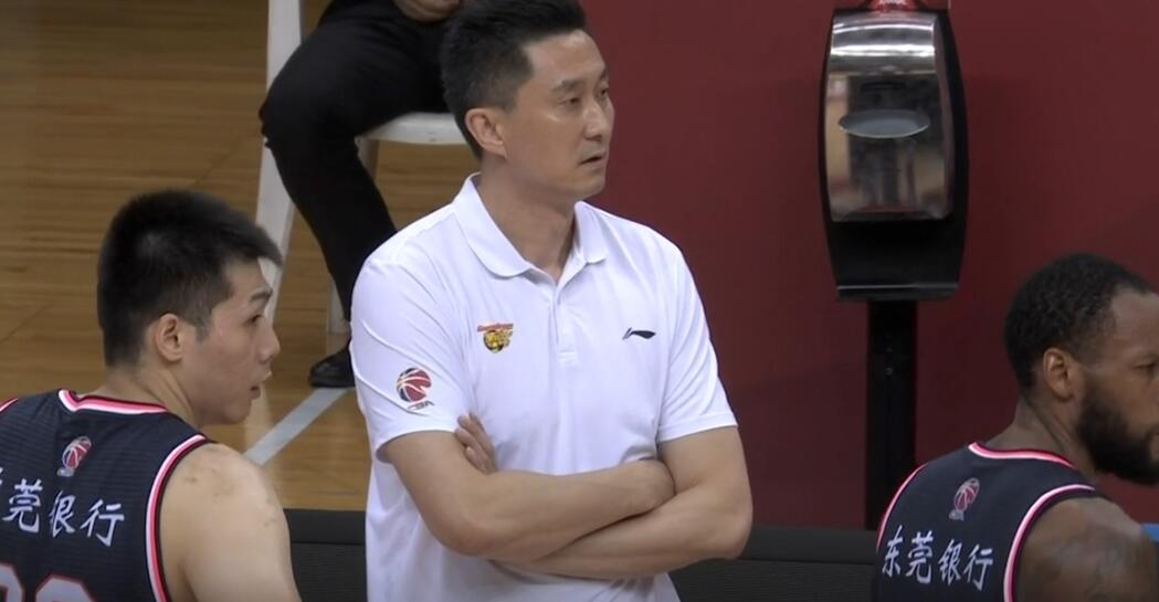 广东将帅末节全被打懵太罕见 赛后杜锋登上热搜