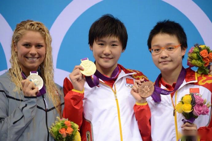 不过对比她与罗切特的比赛情况不难发现,叶诗文在比赛中是凭借最后100