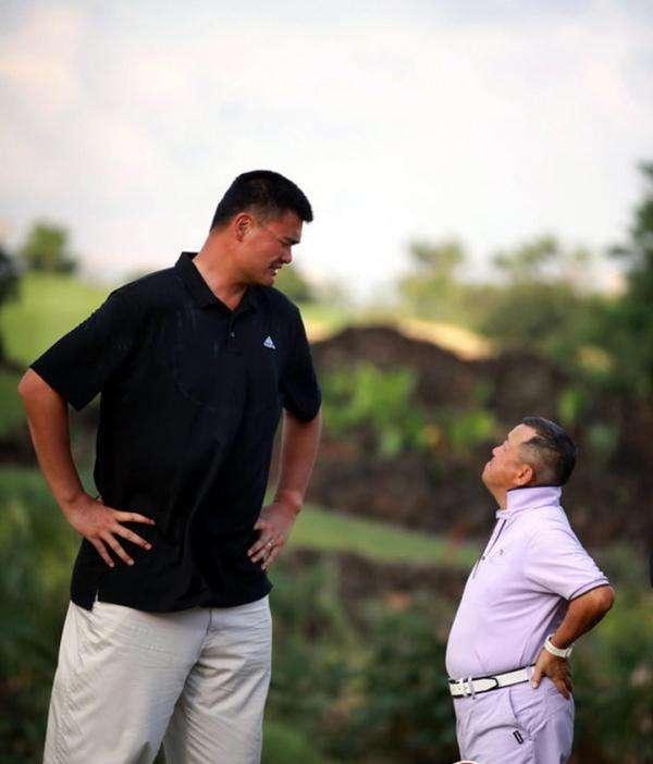 2米26的姚明,属不属于巨人症?