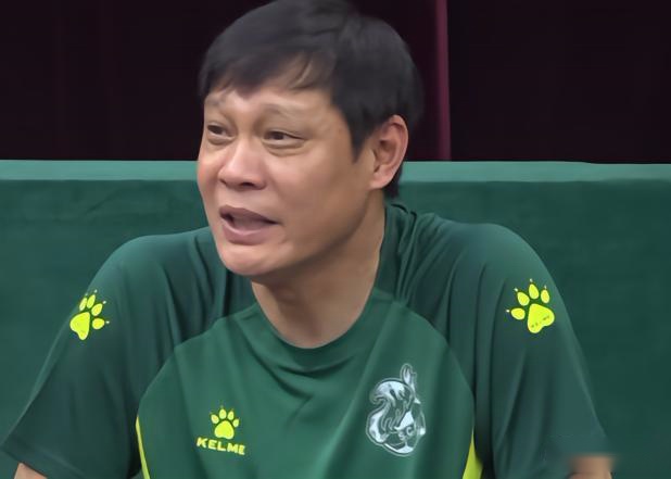 范志毅像村超这样的业余足球是纯粹的足球